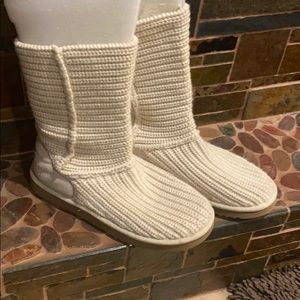 Cream Classic UGG Shirt boot.